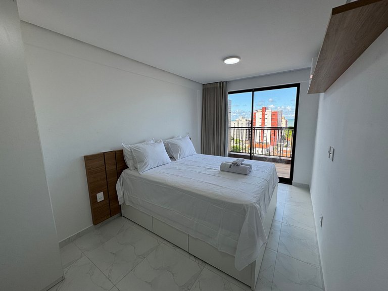 Apto com quarto e sala super varanda e vista AH705