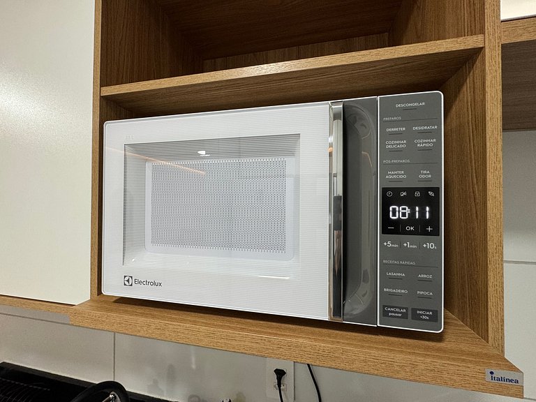 Apto com quarto e sala super varanda e vista AH705