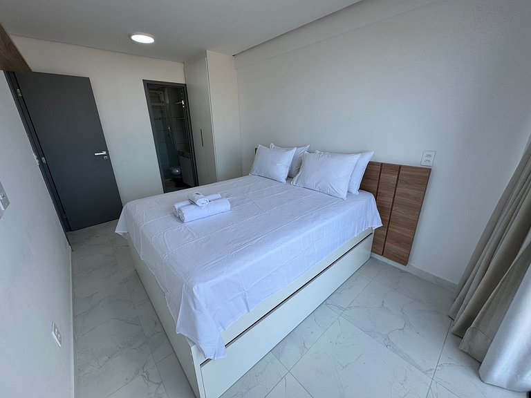 Apto com quarto e sala super varanda e vista AH705