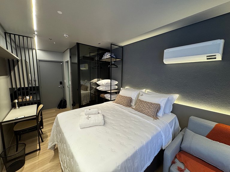 Flat Setai Cabo Branco beira-mar c/ varanda AHT12