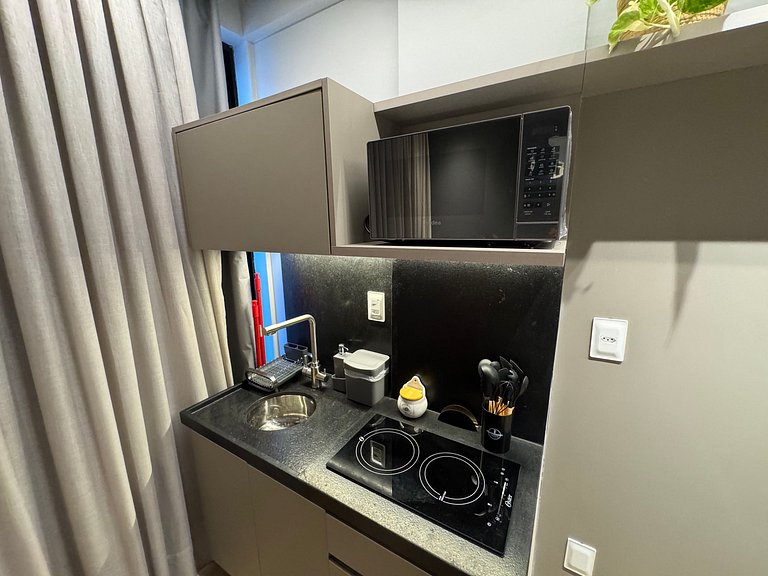 Flat Setai Cabo Branco beira-mar c/ varanda AHT12