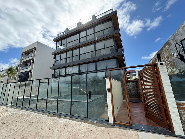 Flat beira-mar pé na areia com varanda AH 409