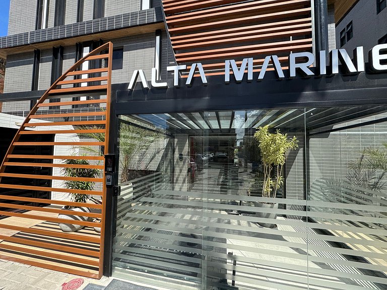 Flat beira-mar pé na areia com varanda AH 409