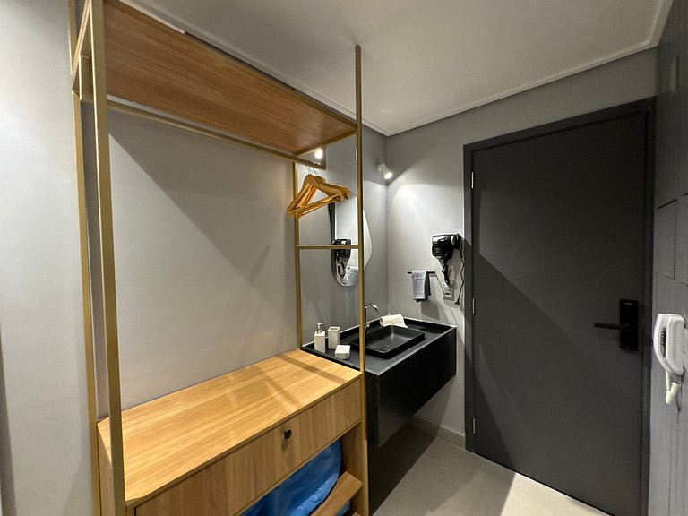 Flat de luxo com varanda no Acqua Tambau AQ4I5