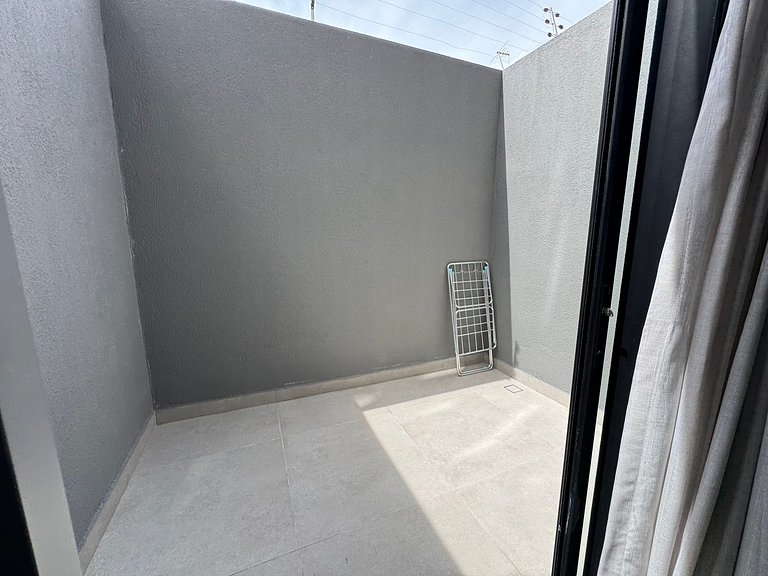 Flat térreo com terraço no Acqua Tambau AQTX5