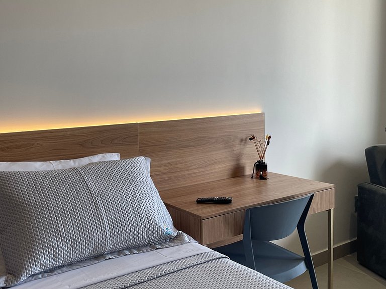 Flat de luxo com varanda no Acqua Tambau AQ4I8