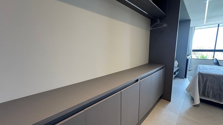 Flat de luxo com varanda no Acqua Tambau CD4I2