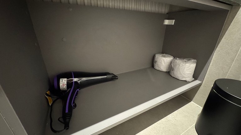 Flat de luxo com varanda no Acqua Tambau CD4I2