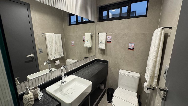 Flat de luxo com varanda no Acqua Tambau CD4I2