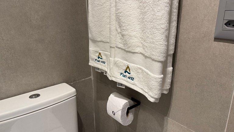 Flat de luxo com varanda no Acqua Tambau CD4I2
